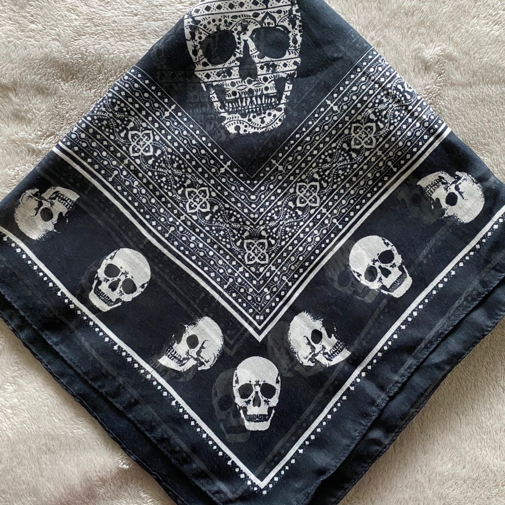 Skull Scarf